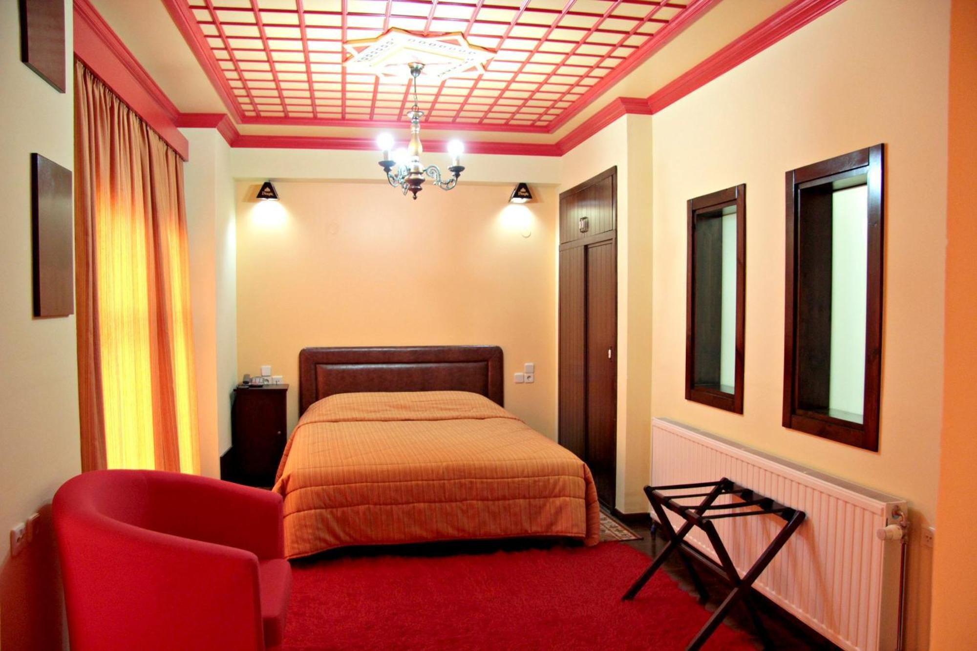 Hotel Taxiarches Аристи Экстерьер фото