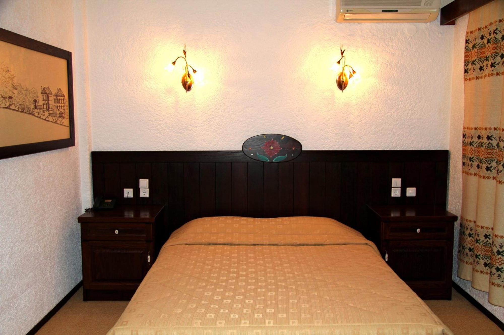 Hotel Taxiarches Аристи Экстерьер фото