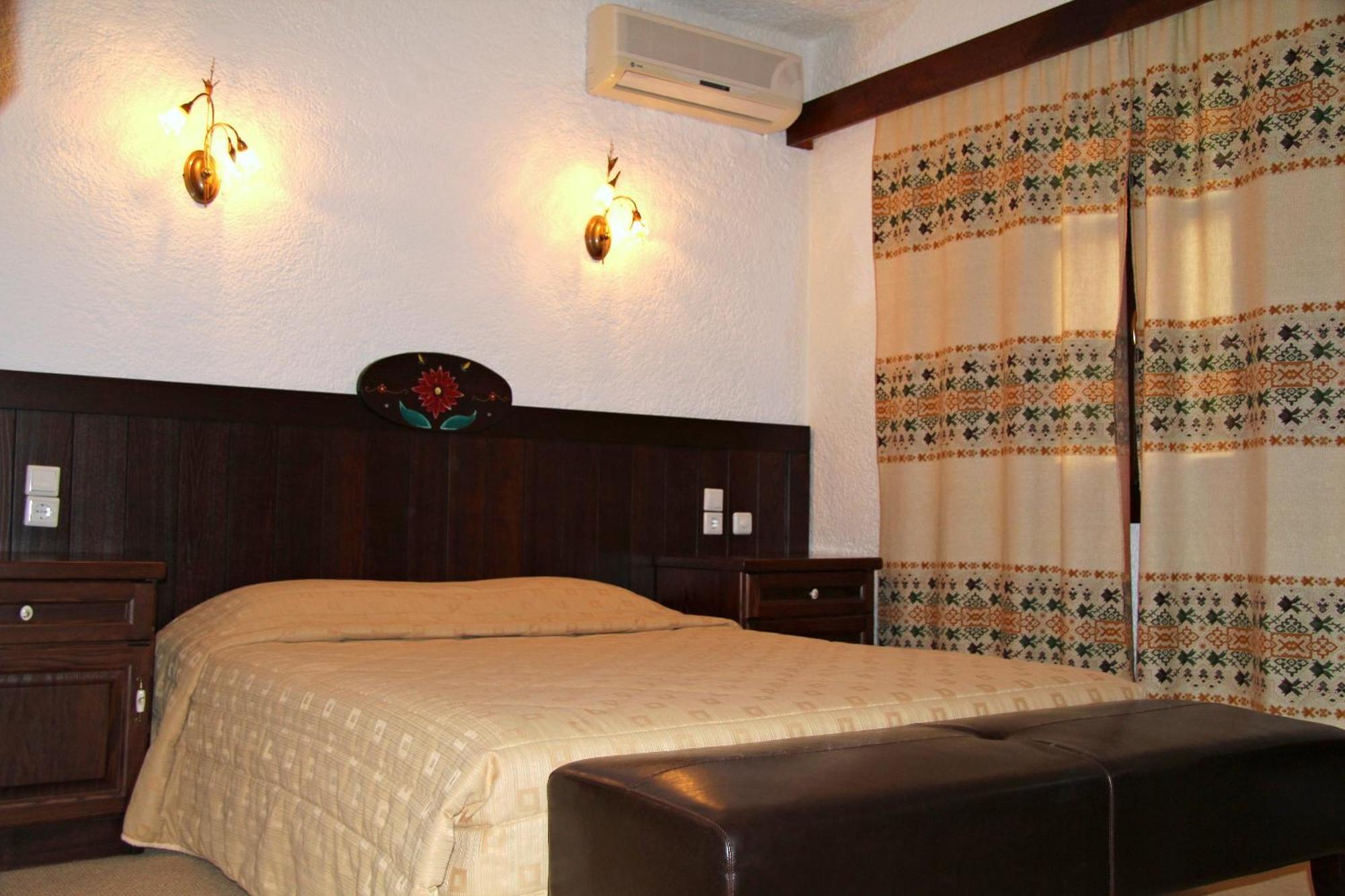 Hotel Taxiarches Аристи Экстерьер фото