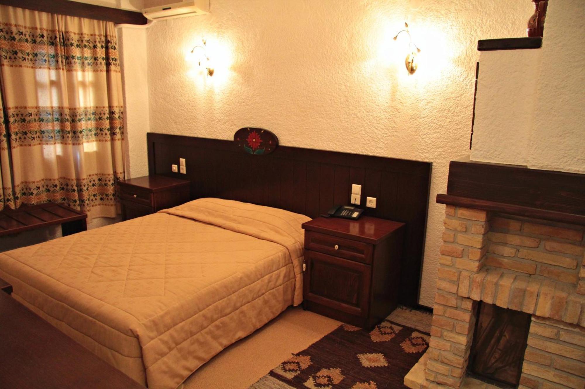 Hotel Taxiarches Аристи Экстерьер фото